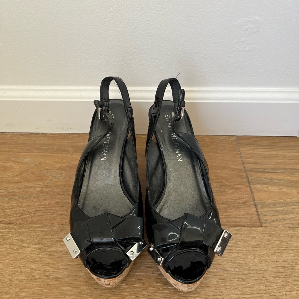 Stuart Weitzman bodajean black patent bow wedge peep to sandals sz 9